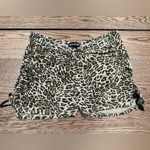 Leopard ruched shorts